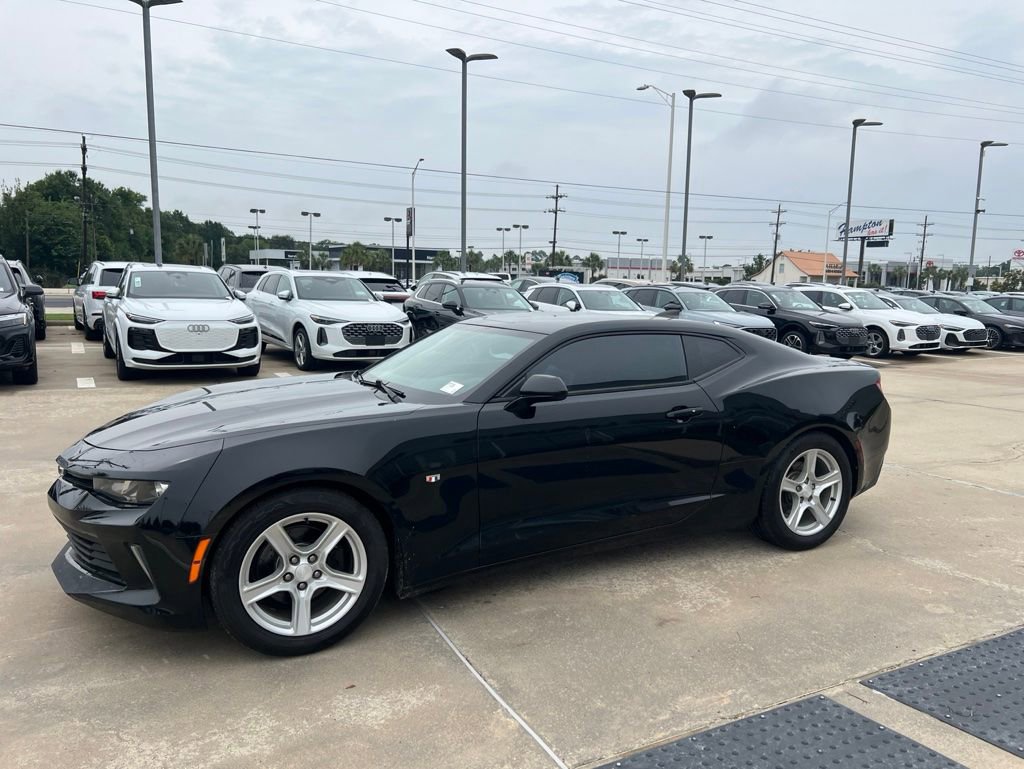 Used 2018 Chevrolet Camaro LS RWD image 7