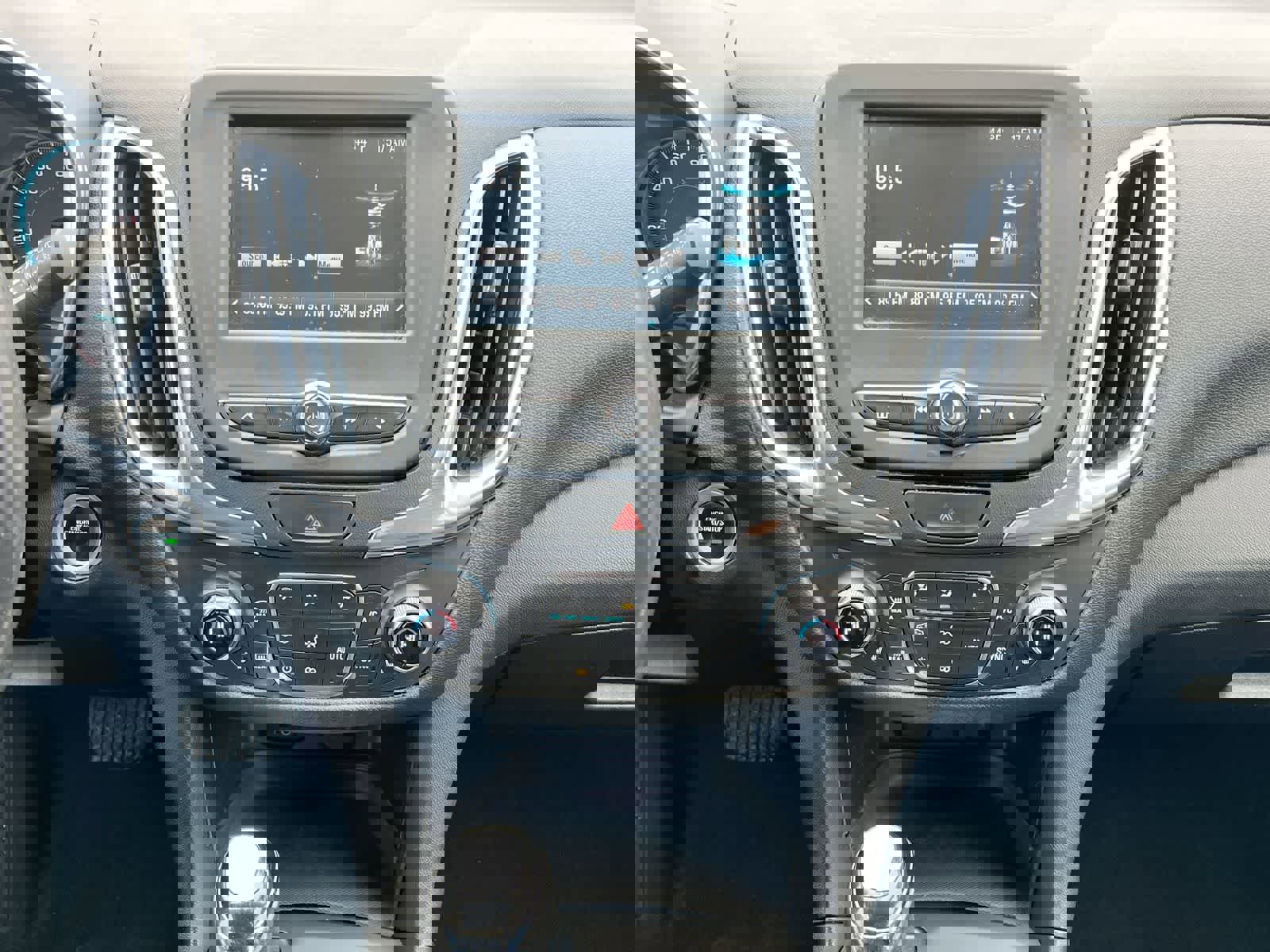 Used 2018 Chevrolet Equinox LT image 27