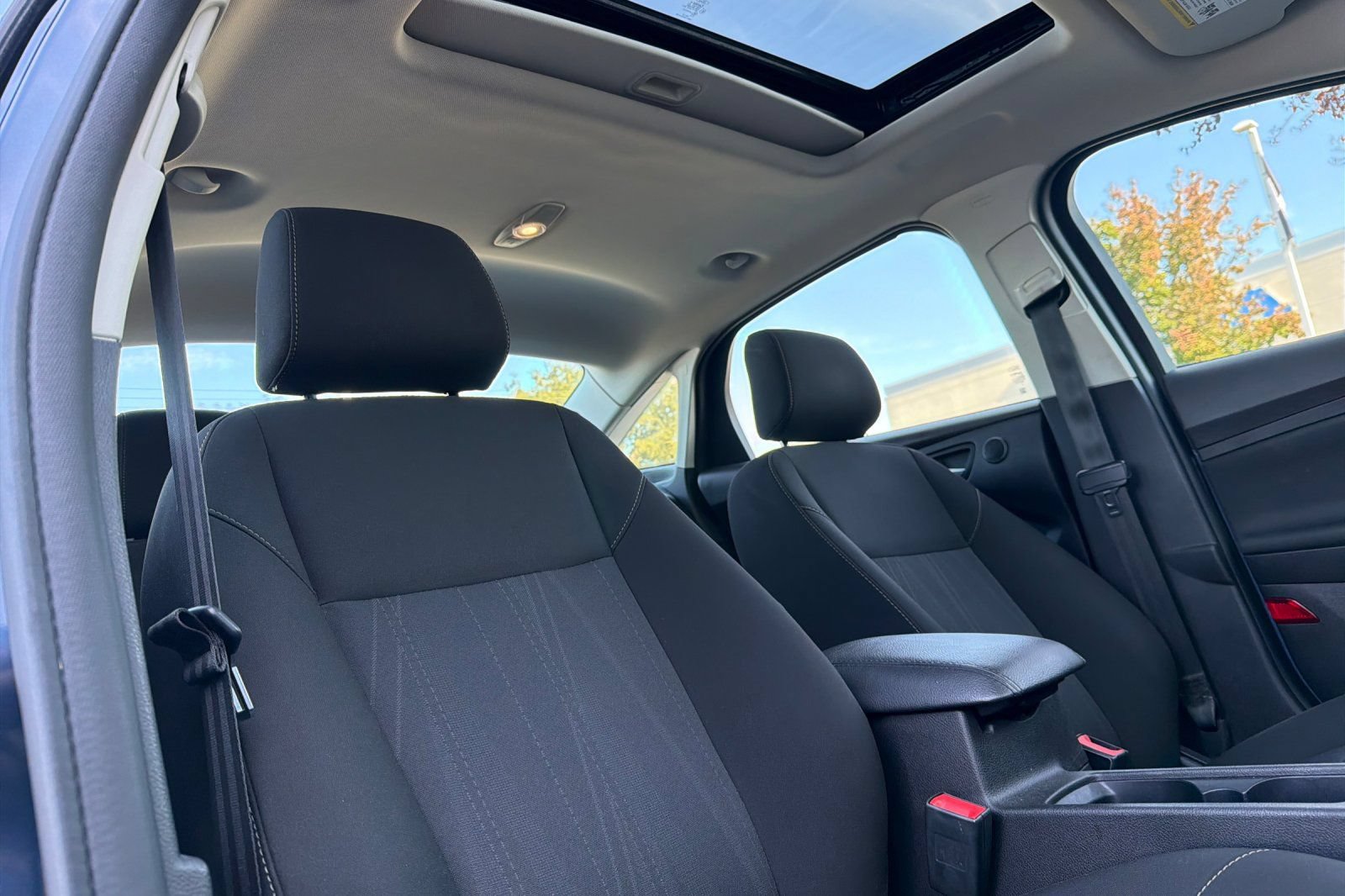 Used 2018 Ford Focus SEL FWD image 16