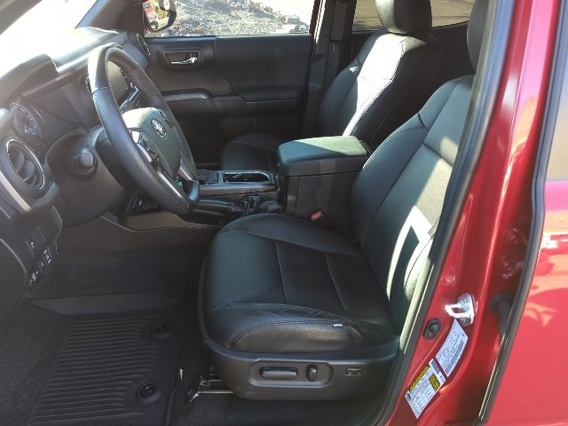 Used 2023 Toyota Tacoma TRD Off-Road image 15