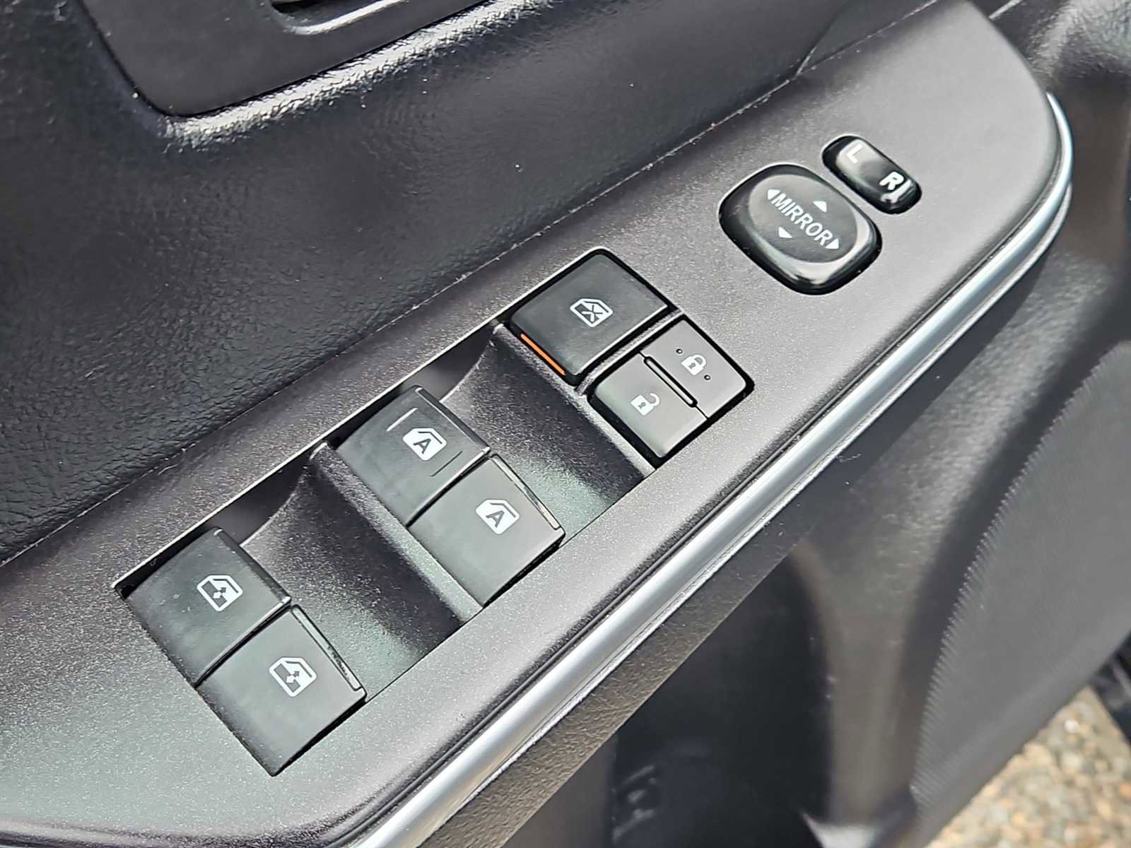 Used 2017 Toyota Camry SE FWD image 21