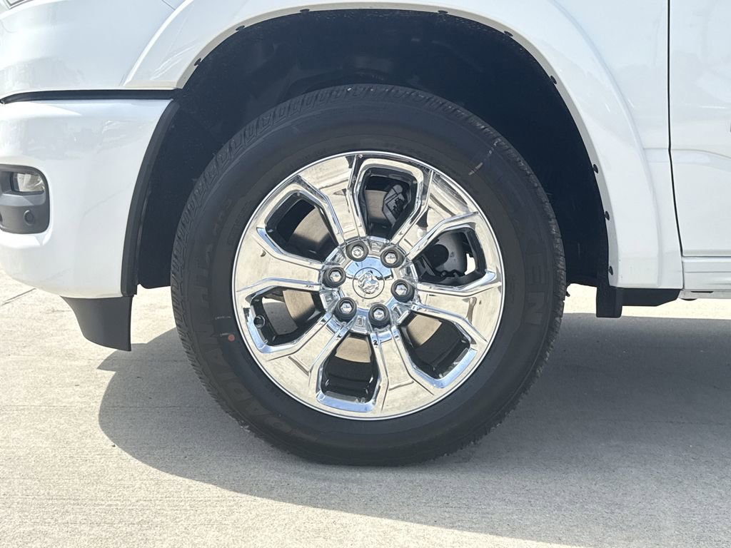 New 2026 RAM 1500 4x4 Crew Cab image 9