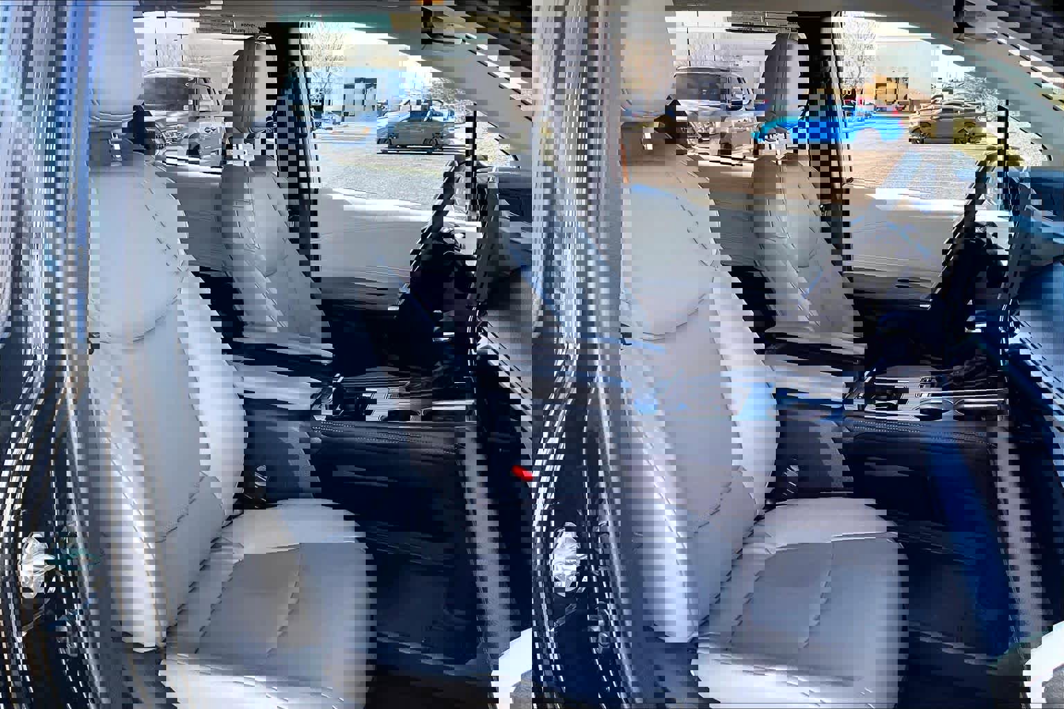 Certified 2025 Toyota Sienna XLE image 8