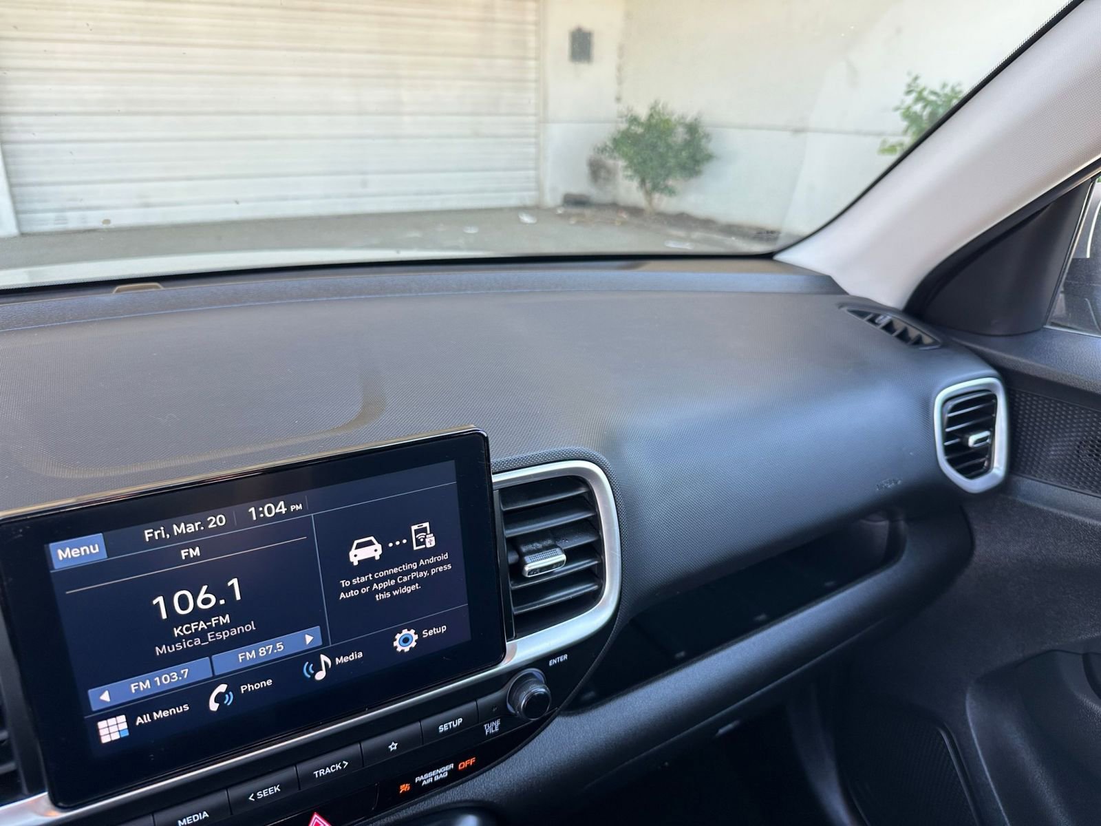 Used 2025 Hyundai Venue SEL image 36