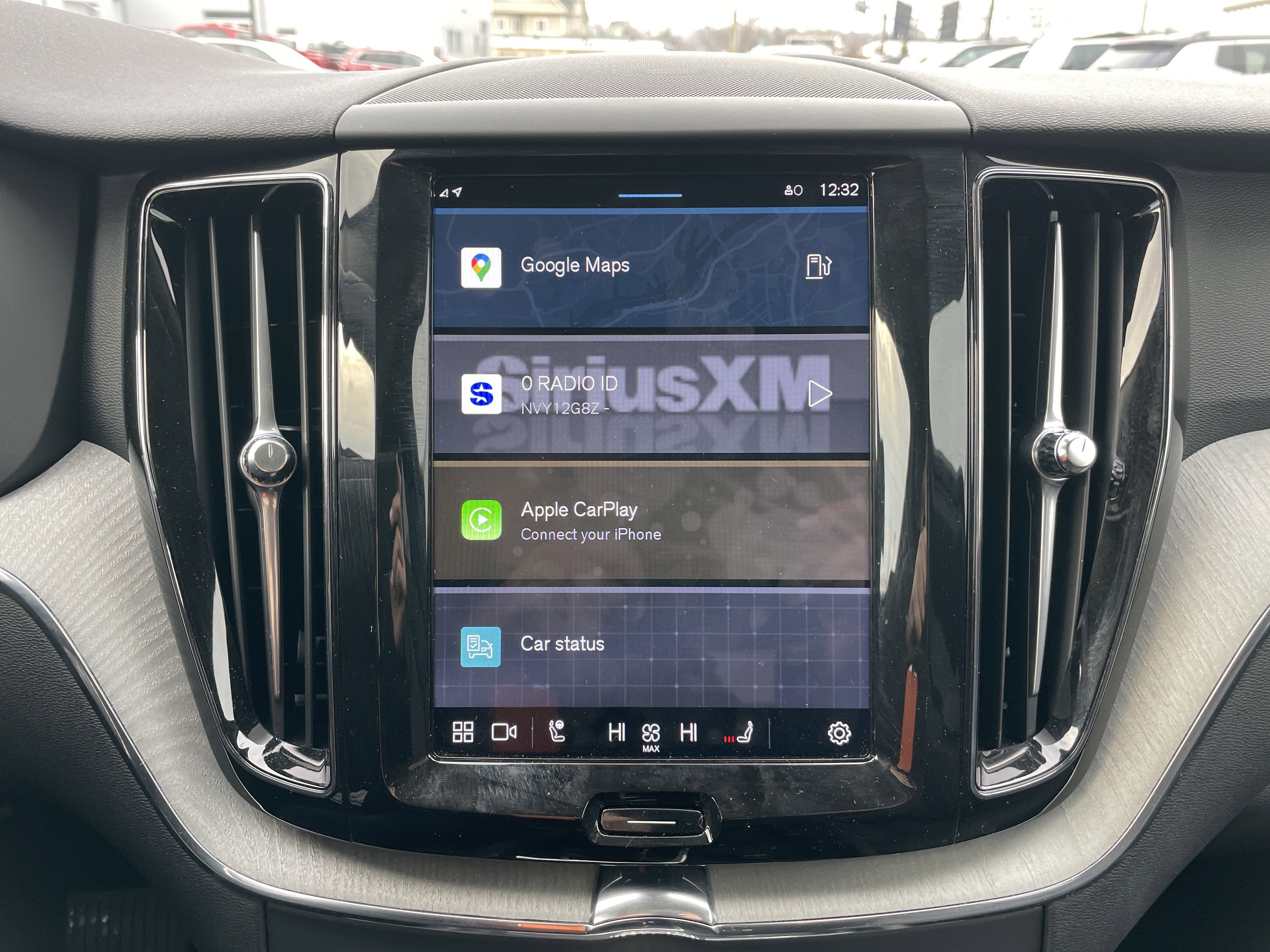 Used 2025 Volvo XC60 B5 Plus image 48