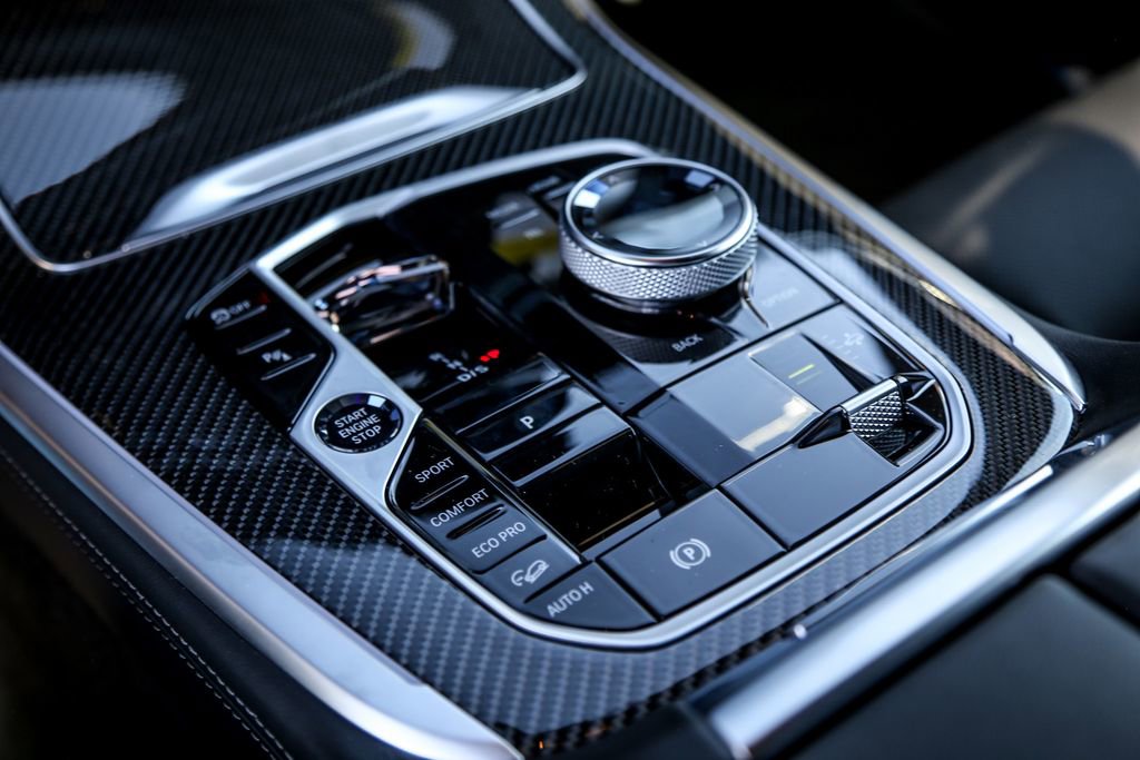 New 2026 BMW X7 M60i image 14