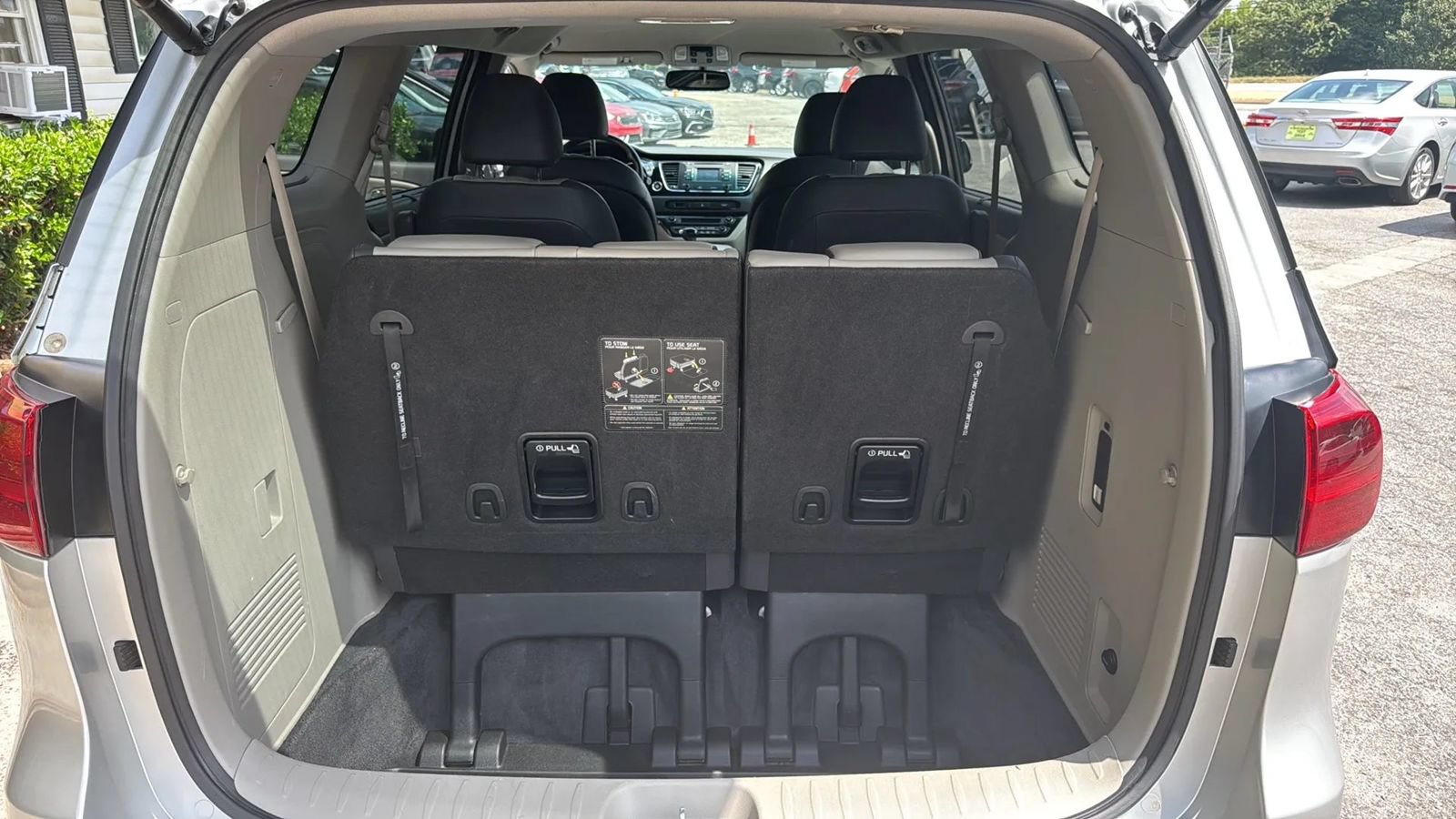 Used 2016 Kia Sedona EX FWD image 18