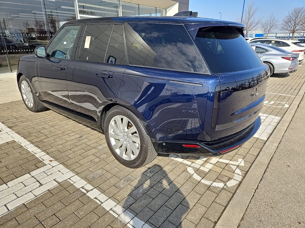 Certified 2023 Land Rover Range Rover SE image 7