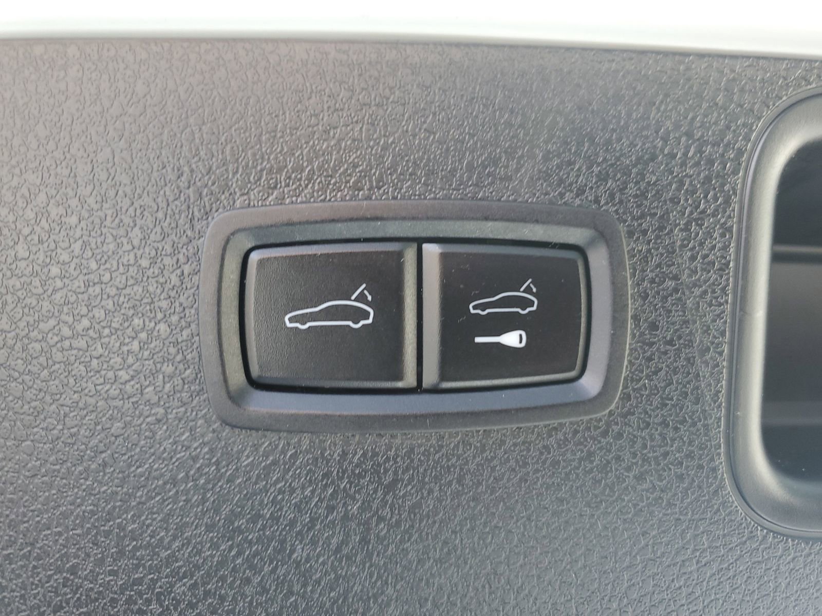 Used 2022 Porsche Macan AWD/4WD image 9