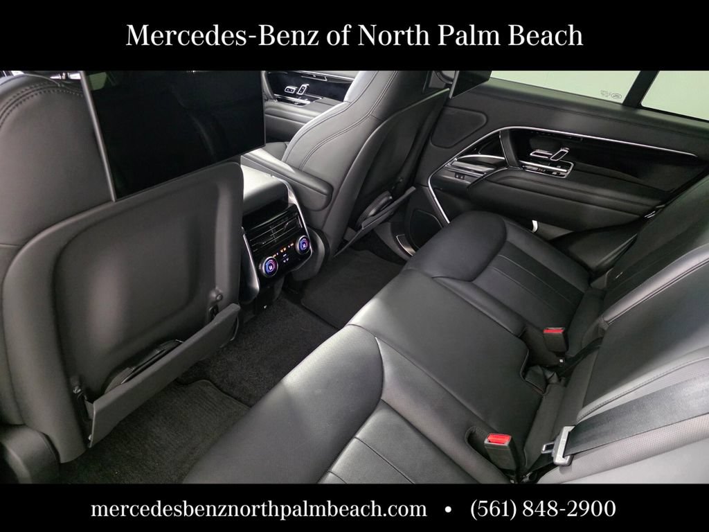 Used 2024 Land Rover Range Rover SE AWD/4WD image 16