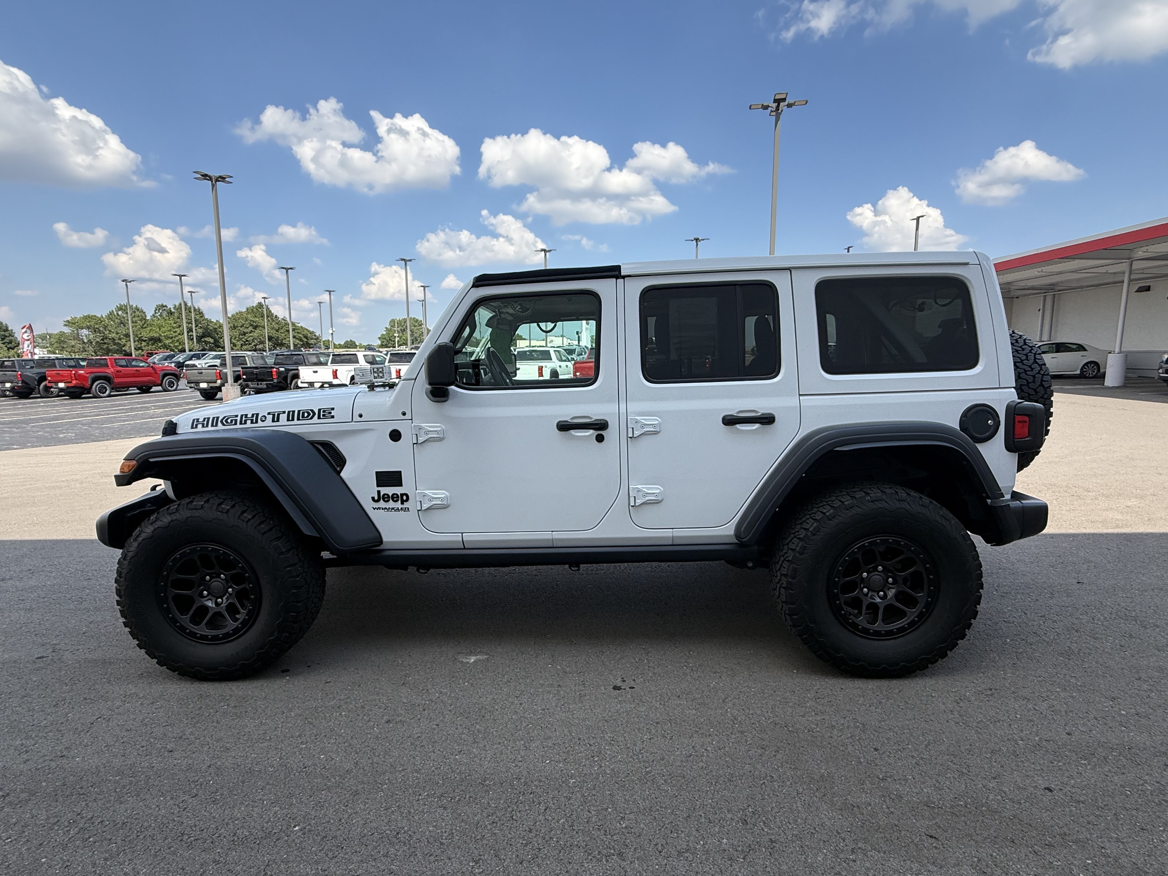 Used 2022 Jeep Wrangler Unlimited Sport AWD/4WD image 16