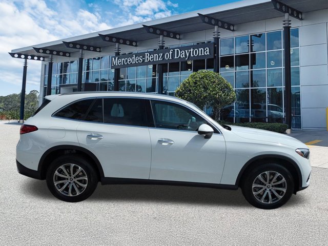 Used 2026 Mercedes-Benz GLC 300 image 3