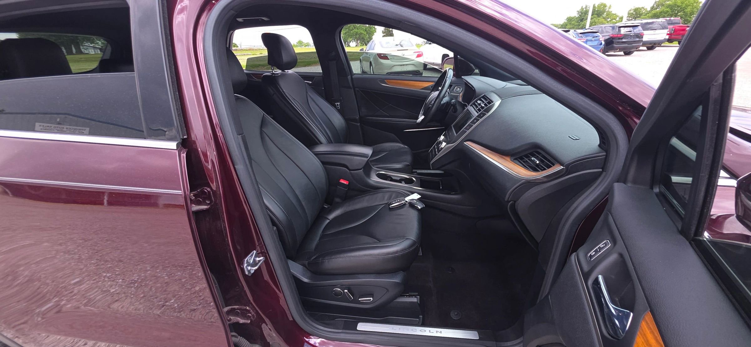 Used 2017 Lincoln MKC Select w/ Select Plus Package FWD image 10