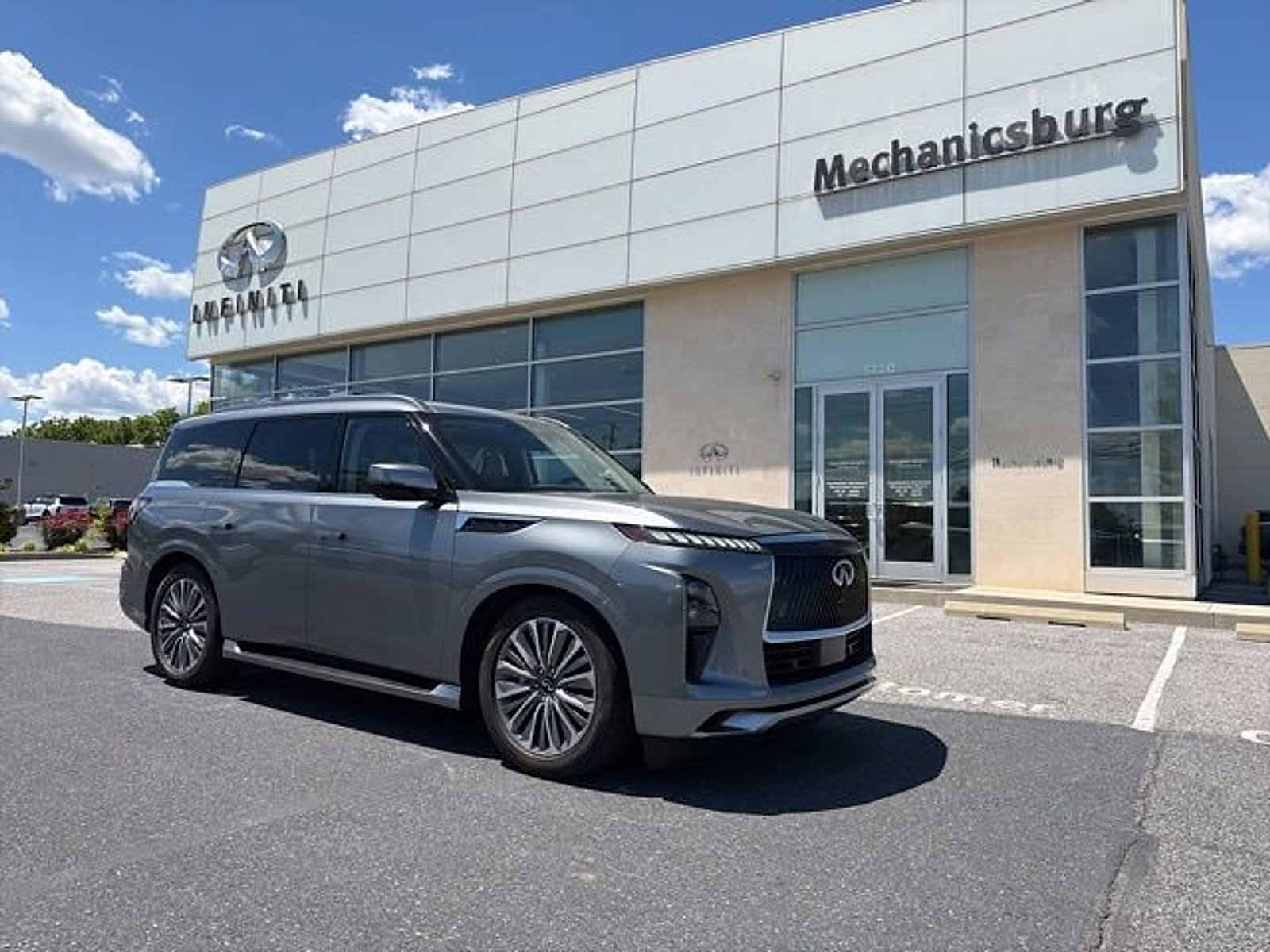 Used 2025 INFINITI QX80 Sensory