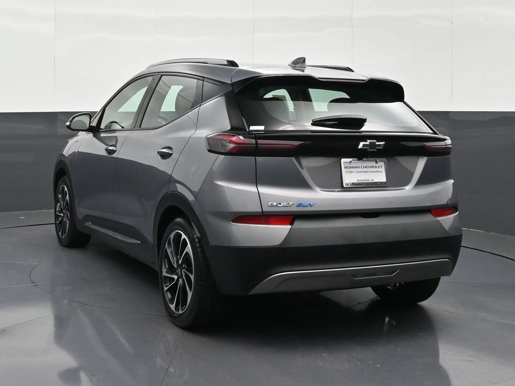 Certified 2023 Chevrolet Bolt EUV Premier w/ Sun & Sound Package FWD image 3