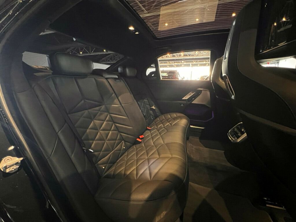 Used 2023 BMW 740i w/ Parking Assistance Package image 32