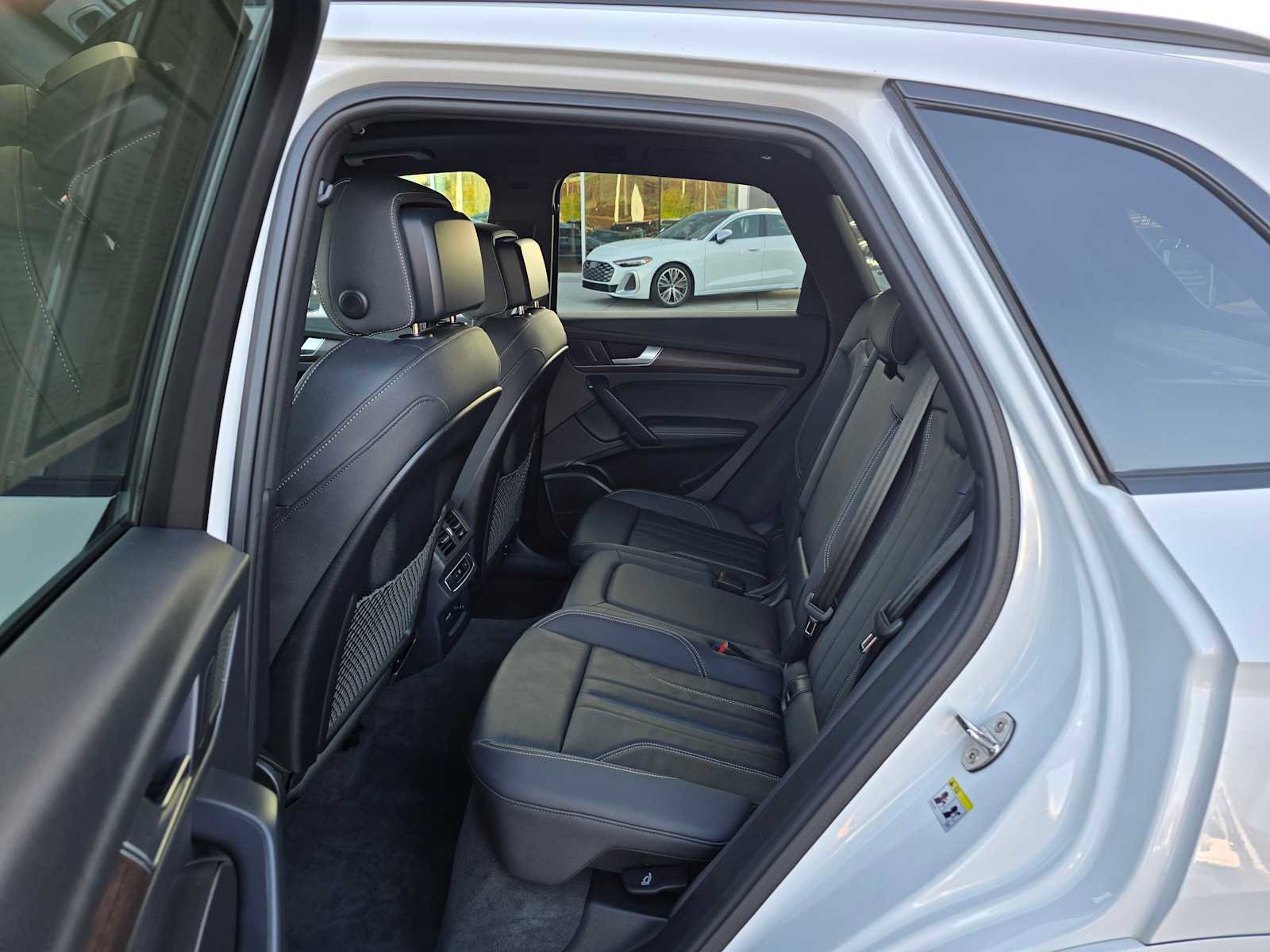 Certified 2025 Audi Q5 e Premium Plus w/ Premium Plus Package image 18