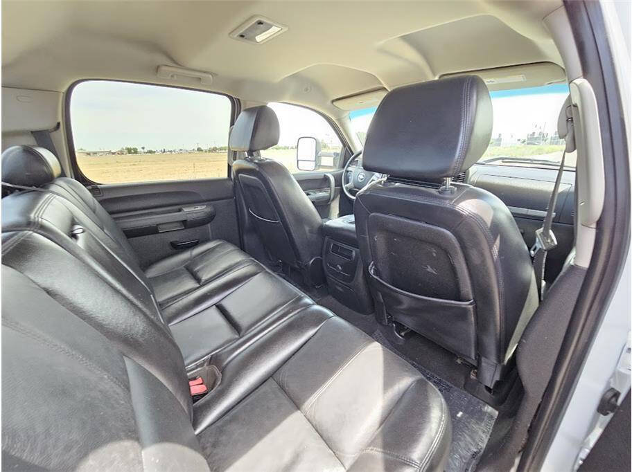 Used 2008 Chevrolet Silverado 1500 LT w/ Suspension Package, Off-Road AWD/4WD image 19