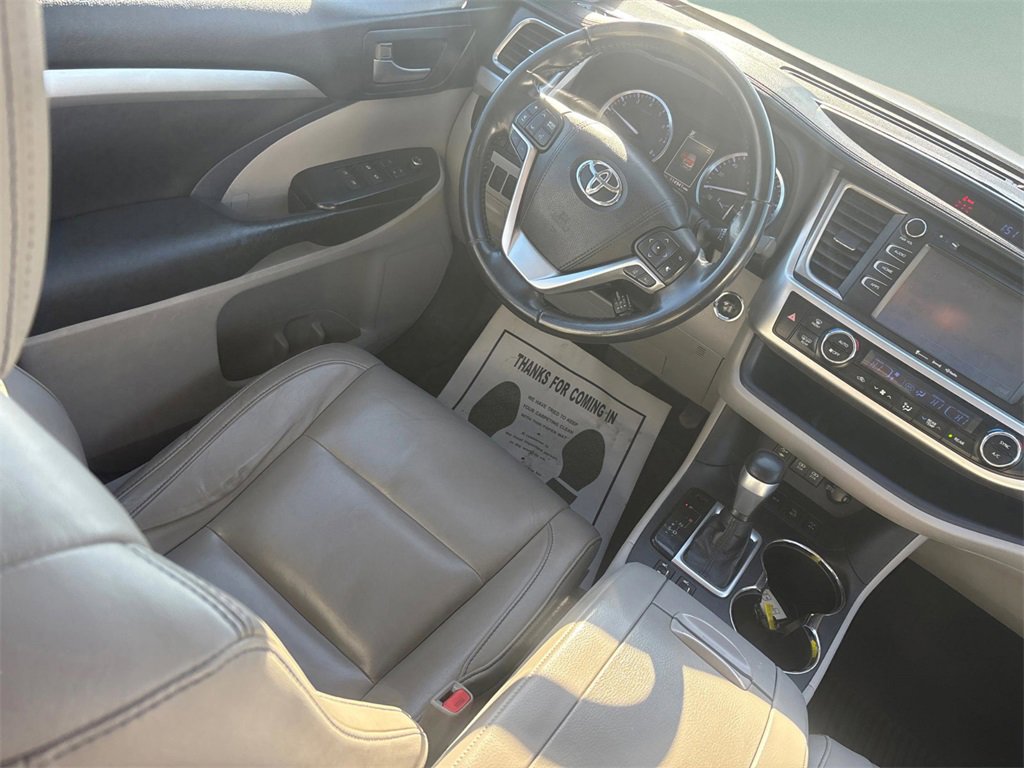 Used 2018 Toyota Highlander XLE image 14