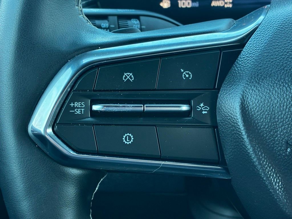 Used 2025 Chevrolet Traverse Z71 image 22