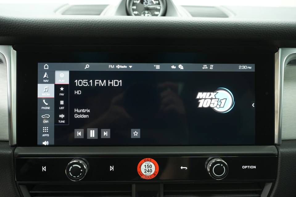 Certified 2026 Porsche Macan AWD/4WD image 18