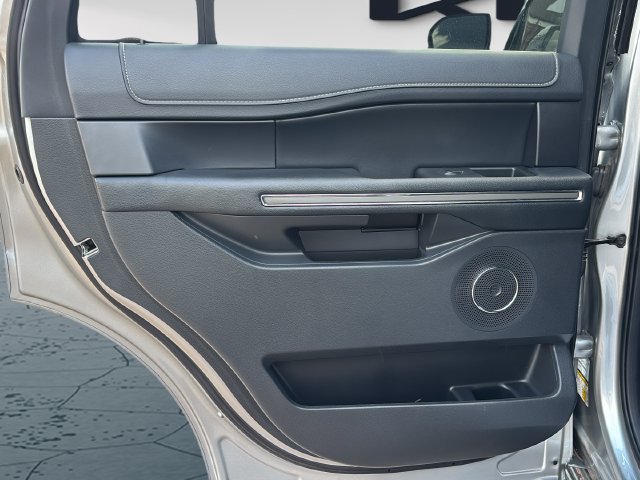 Used 2024 Ford Expedition XLT AWD/4WD image 15