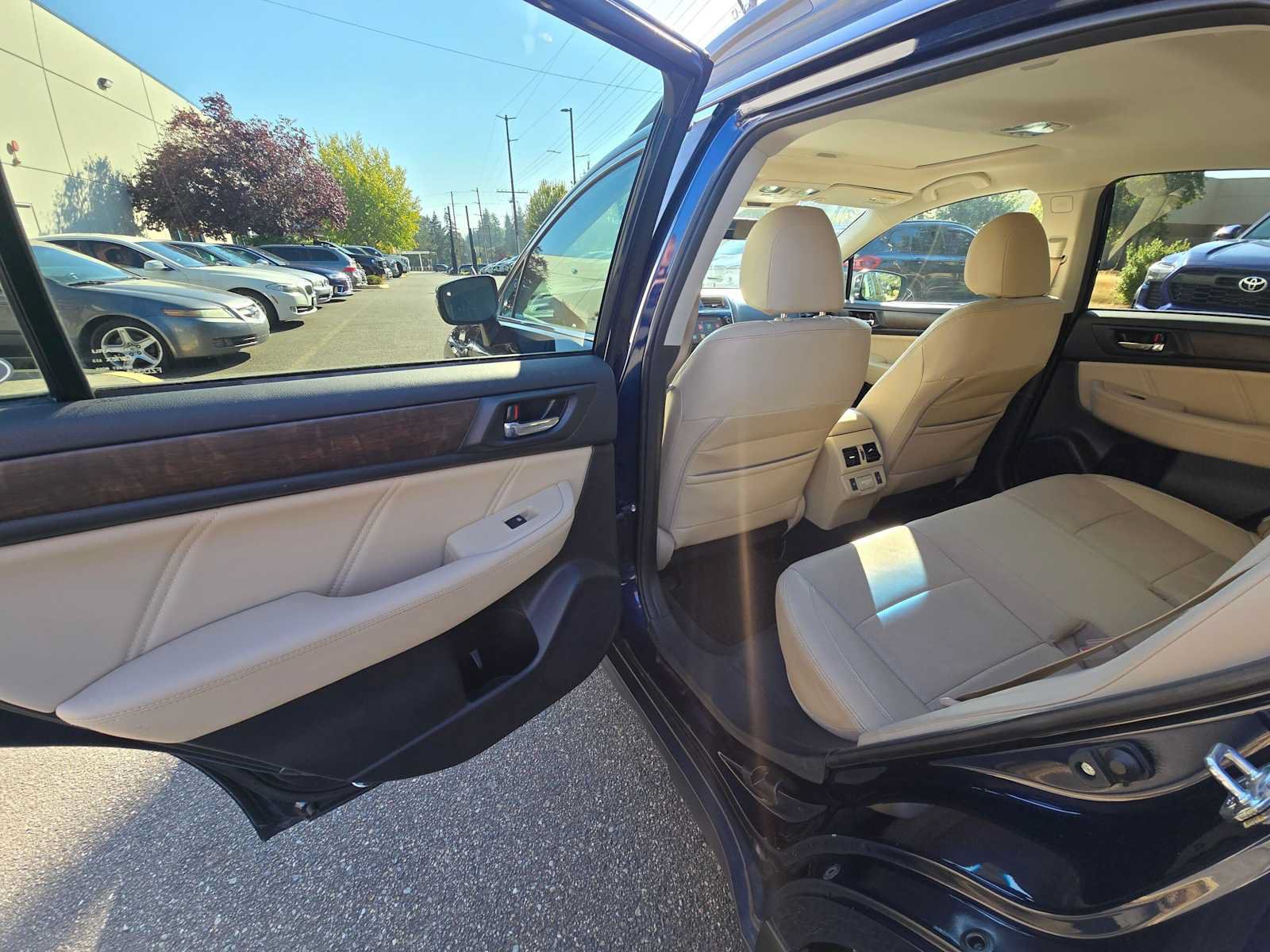 Used 2018 Subaru Outback 2.5i Limited AWD/4WD image 15