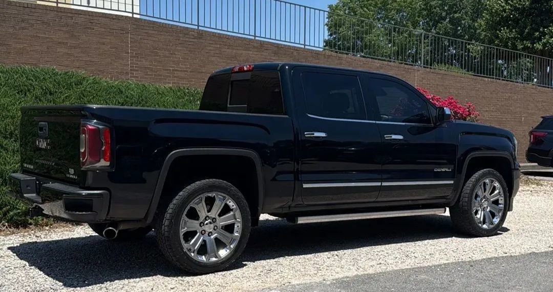 Used 2017 GMC Sierra 1500 Denali w/ Denali Ultimate Package AWD/4WD image 7
