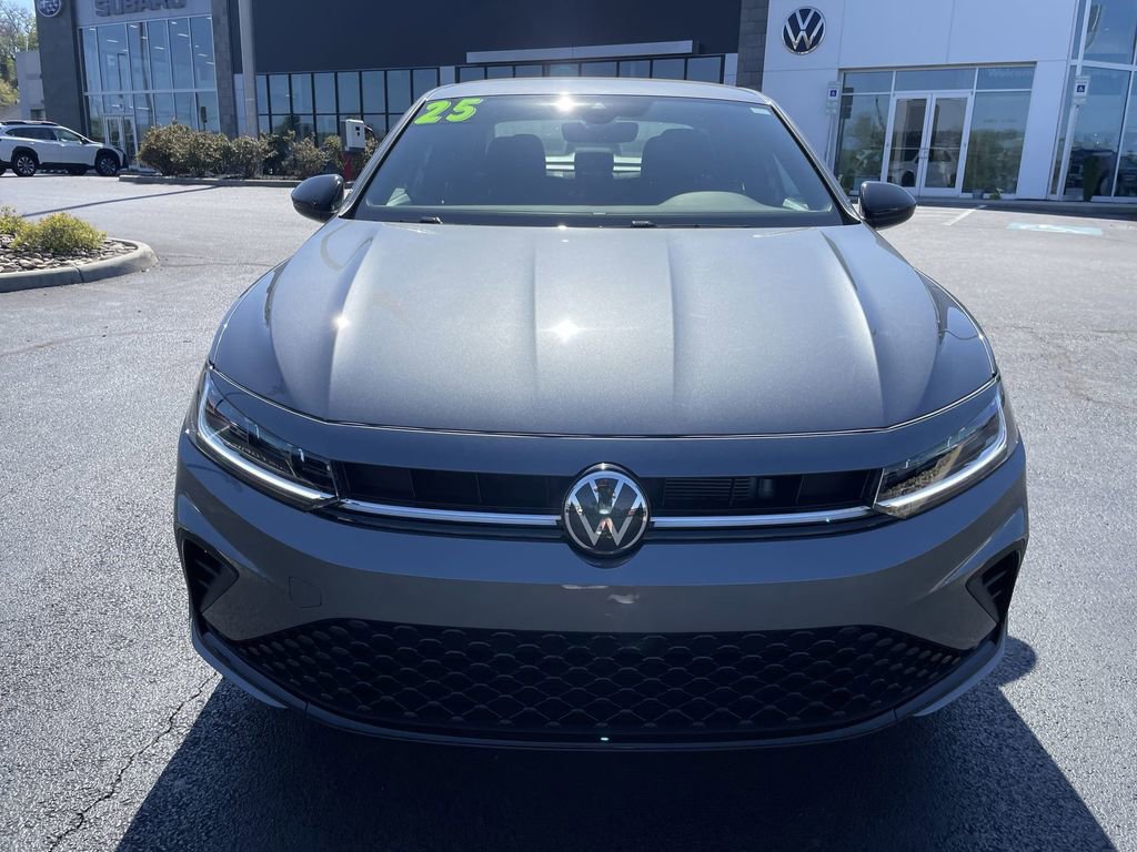 Used 2025 Volkswagen Jetta Sport image 2