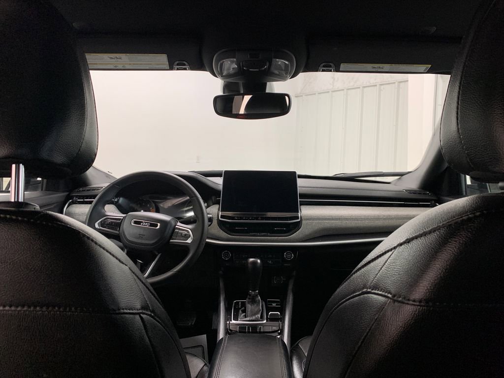 Used 2024 Jeep Compass Latitude image 17