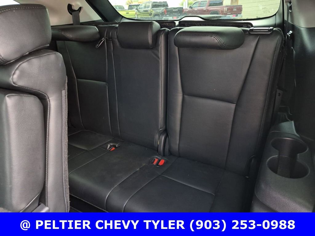 Used 2023 Toyota Highlander LE FWD image 36