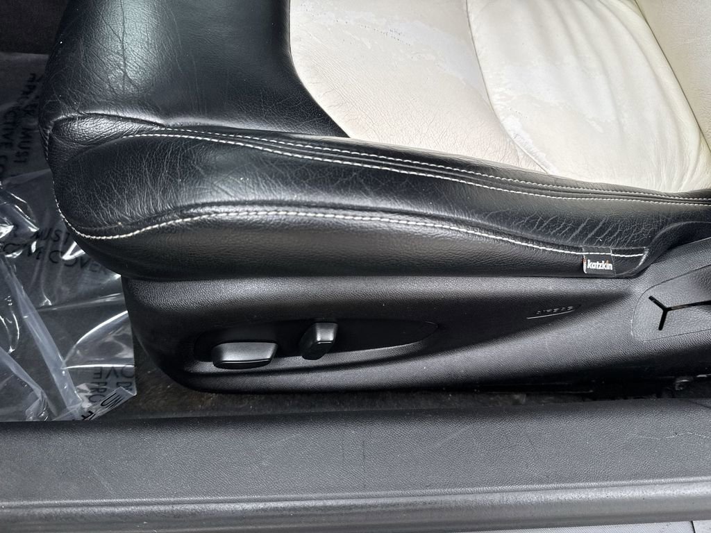 Used 2018 Chevrolet Camaro LT w/ RS Package image 40