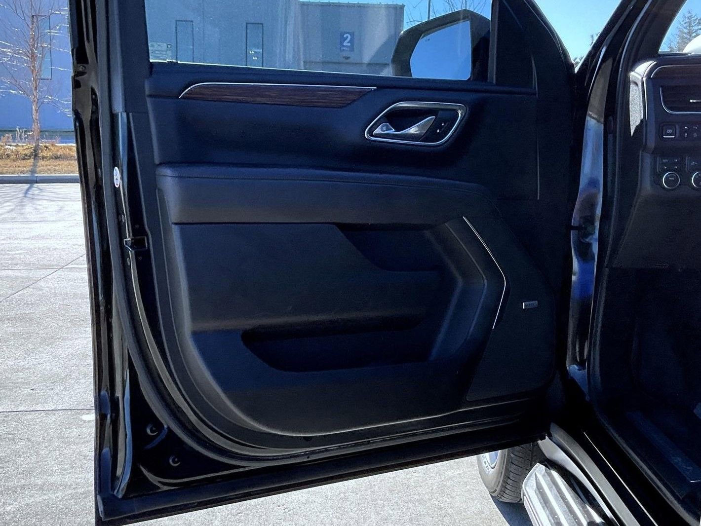 Used 2021 Chevrolet Tahoe High Country image 9