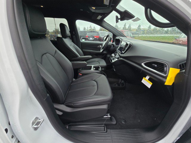 New 2026 Chrysler Voyager LX FWD image 12