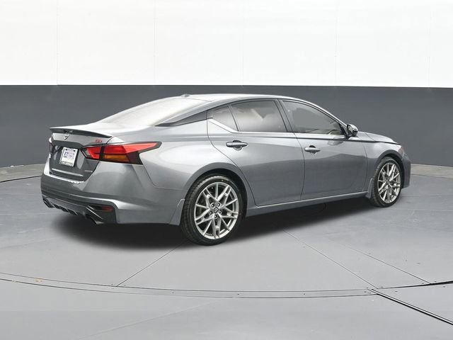 Used 2023 Nissan Altima 2.0 SR FWD image 15