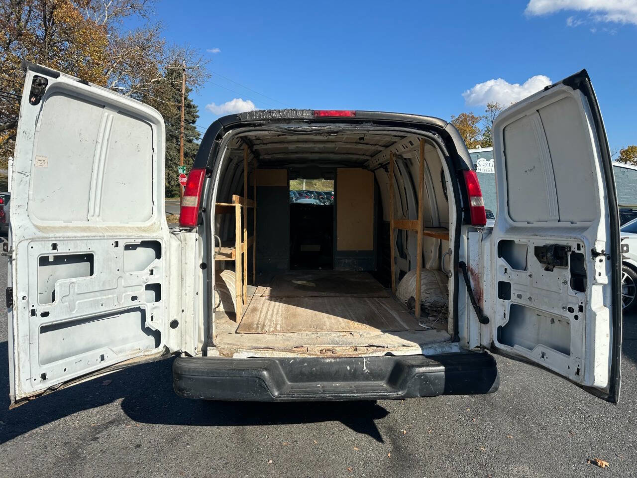 Used 2008 Chevrolet Express 2500 image 19