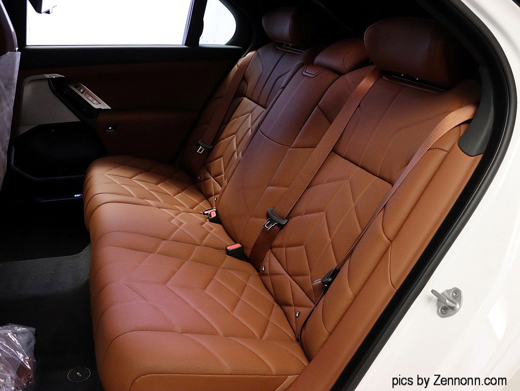 Used 2026 BMW 750e xDrive image 13