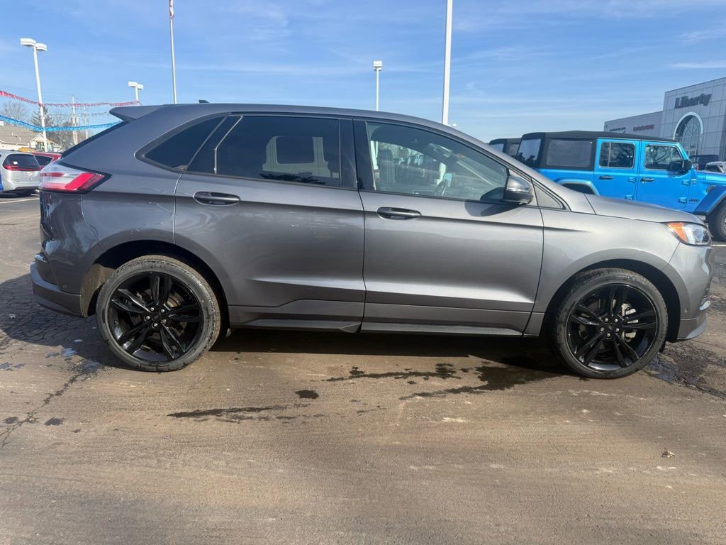 Used 2022 Ford Edge ST w/ Equipment Group 401A image 2