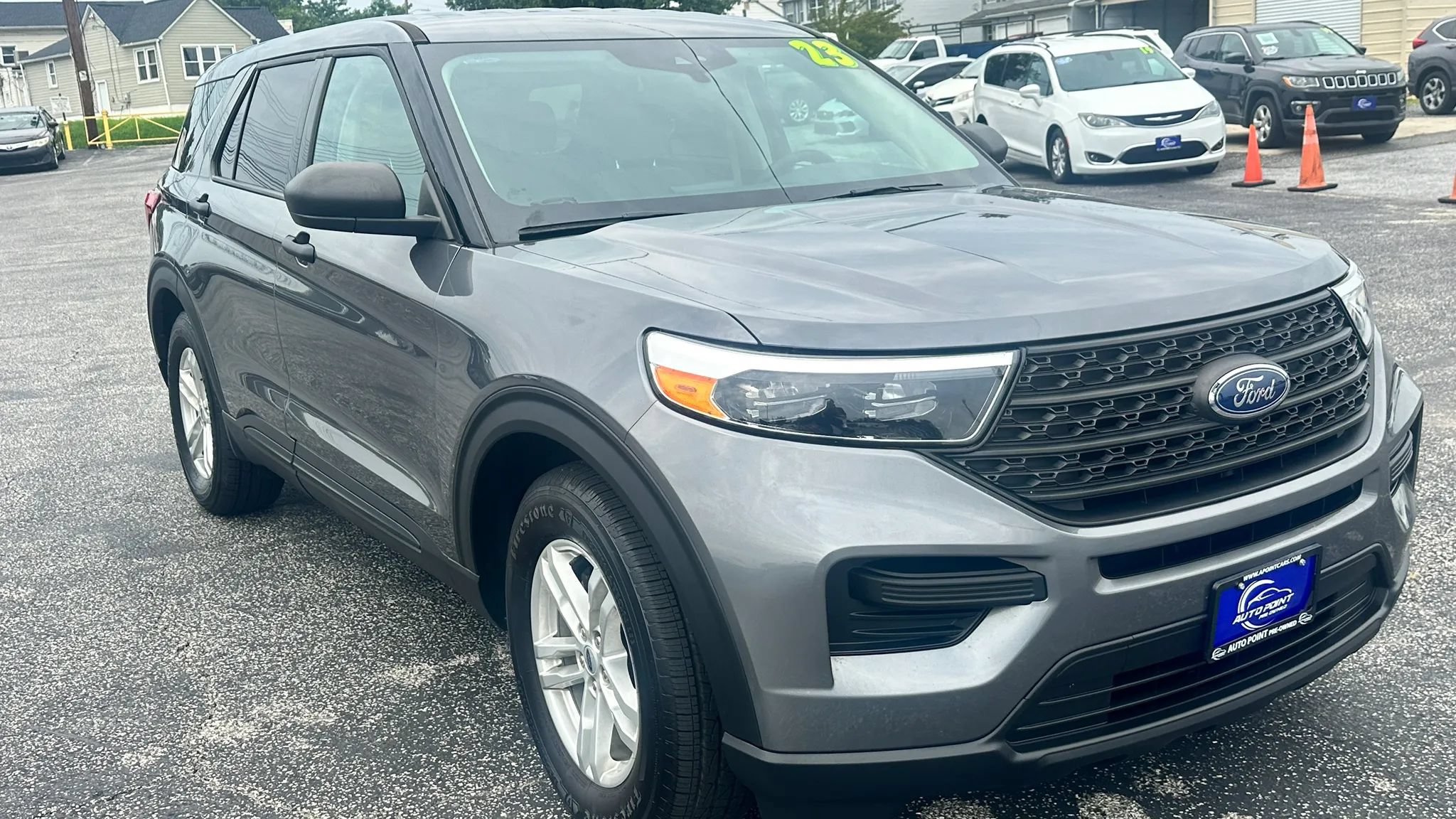 Used 2023 Ford Explorer 2WD image 3