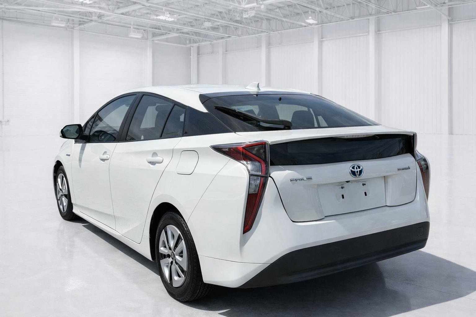 Used 2016 Toyota Prius Four Touring FWD image 8