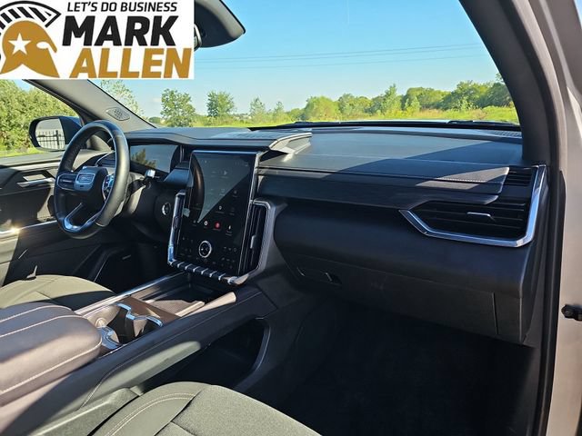 Used 2025 GMC Acadia Elevation FWD image 29