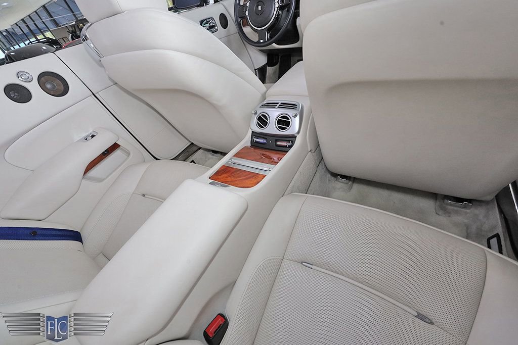 Used 2016 Rolls-Royce Dawn RWD image 18