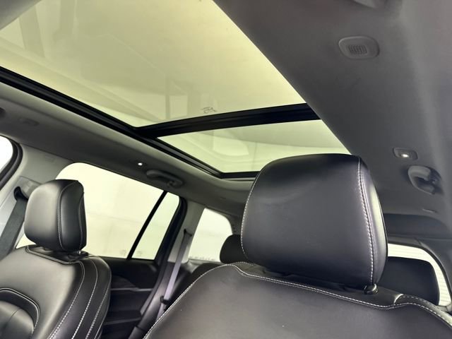 Used 2023 Jeep Grand Cherokee 4WD 4xe image 12