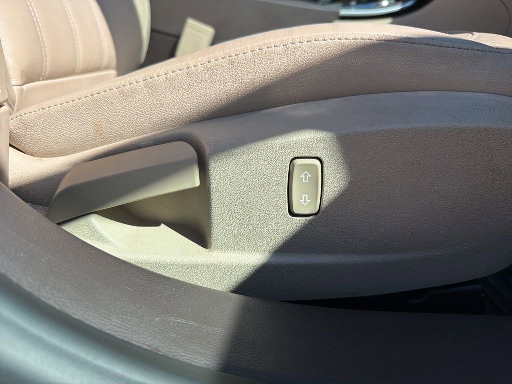 Used 2011 Buick Regal CXL w/ RL2 Preferred Equipment Group image 32