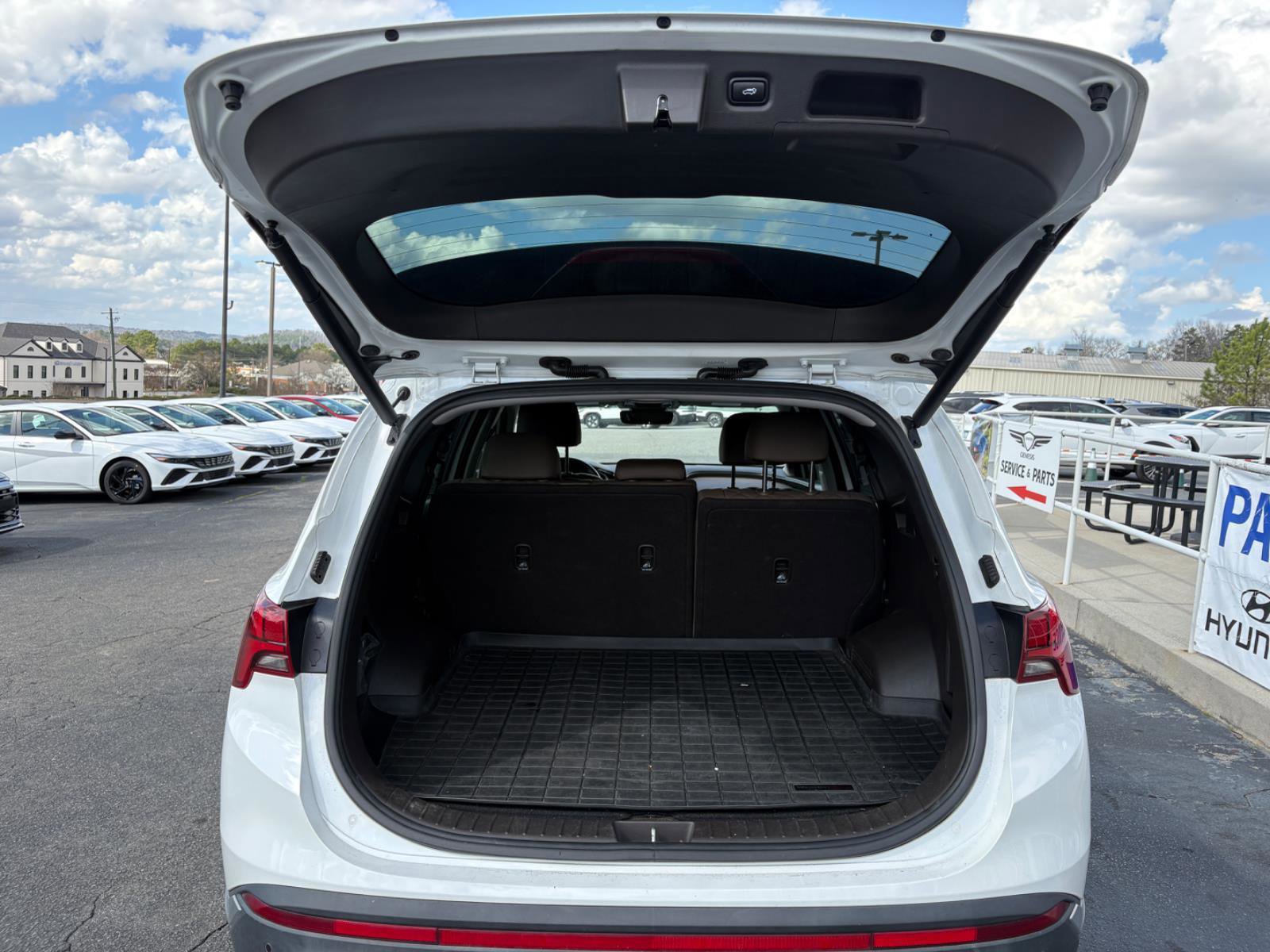 Used 2022 Hyundai Santa Fe SEL Premium w/ Cargo Package AWD/4WD image 11