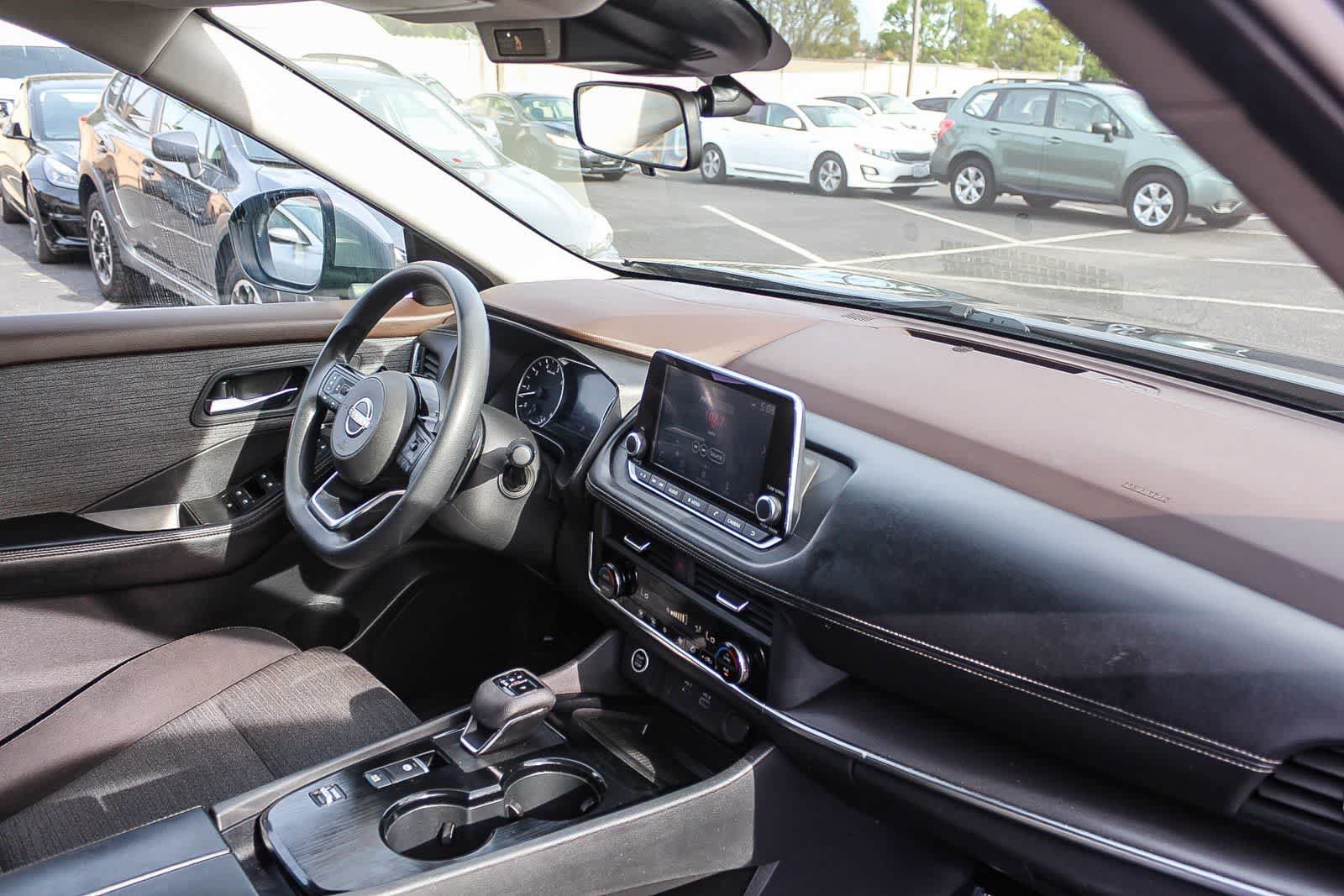 Used 2023 Nissan Rogue SV FWD image 21