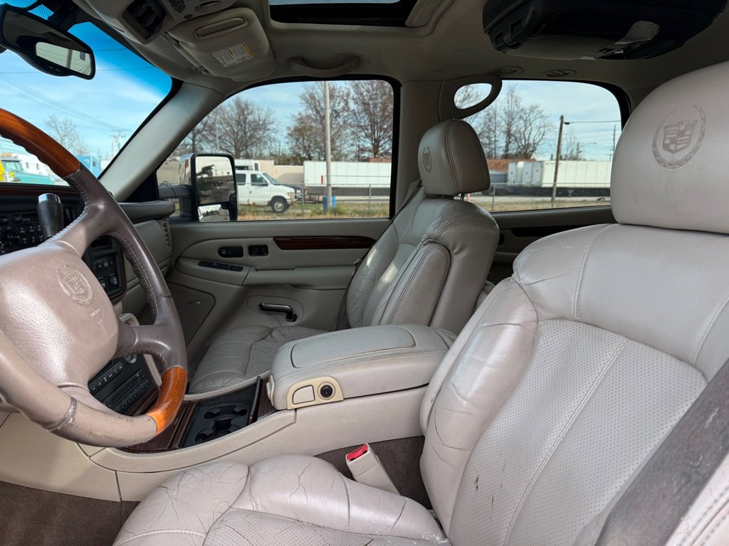 Used 2002 Cadillac Escalade AWD image 9