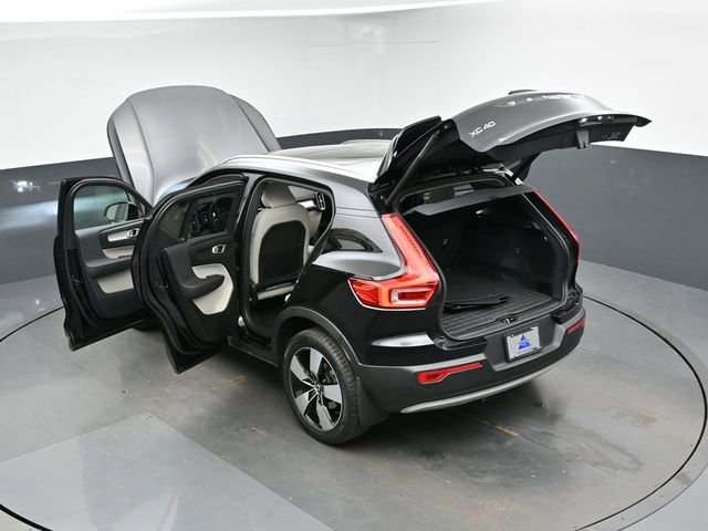 Used 2020 Volvo XC40 T5 Momentum w/ Protection Package Premier image 46