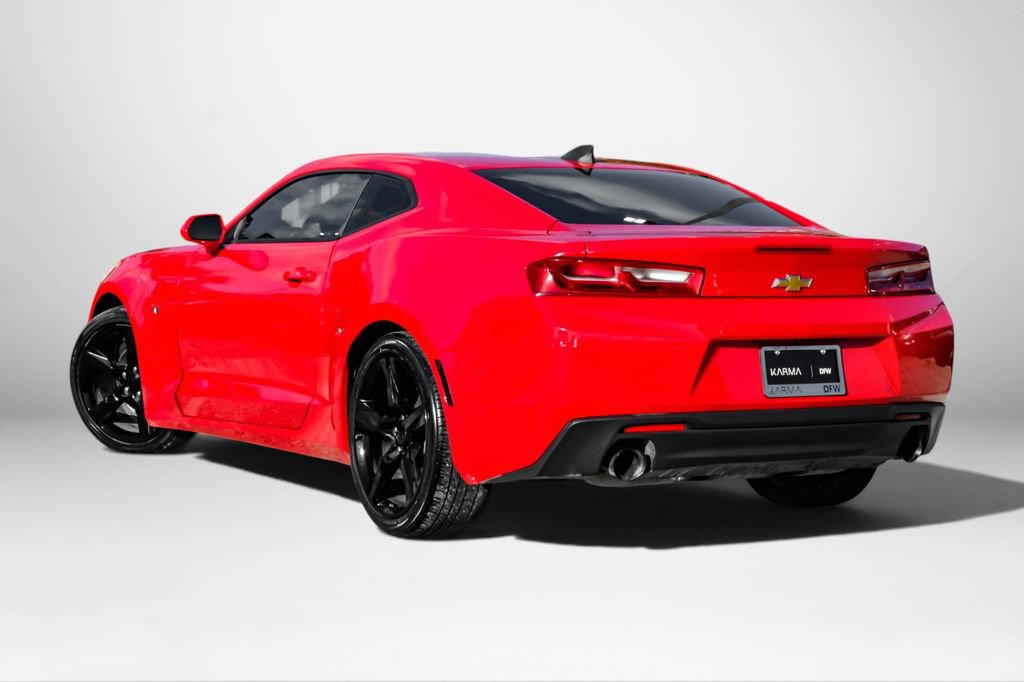 Used 2018 Chevrolet Camaro LT RWD image 7