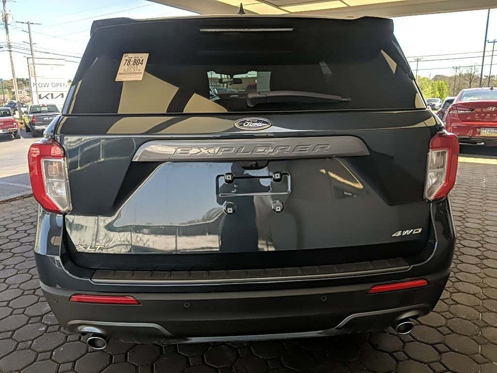 Used 2023 Ford Explorer XLT w/ Equipment Group 202A image 7
